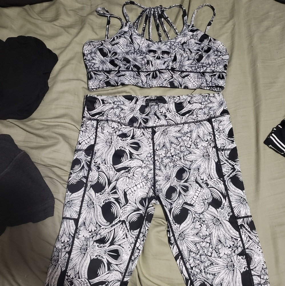 Constantly Varied Gear Leggings Outfit